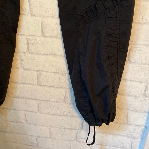 Lululemon Black Ruffle Pants Size 4 Studio ? - Picture 4 of 16
